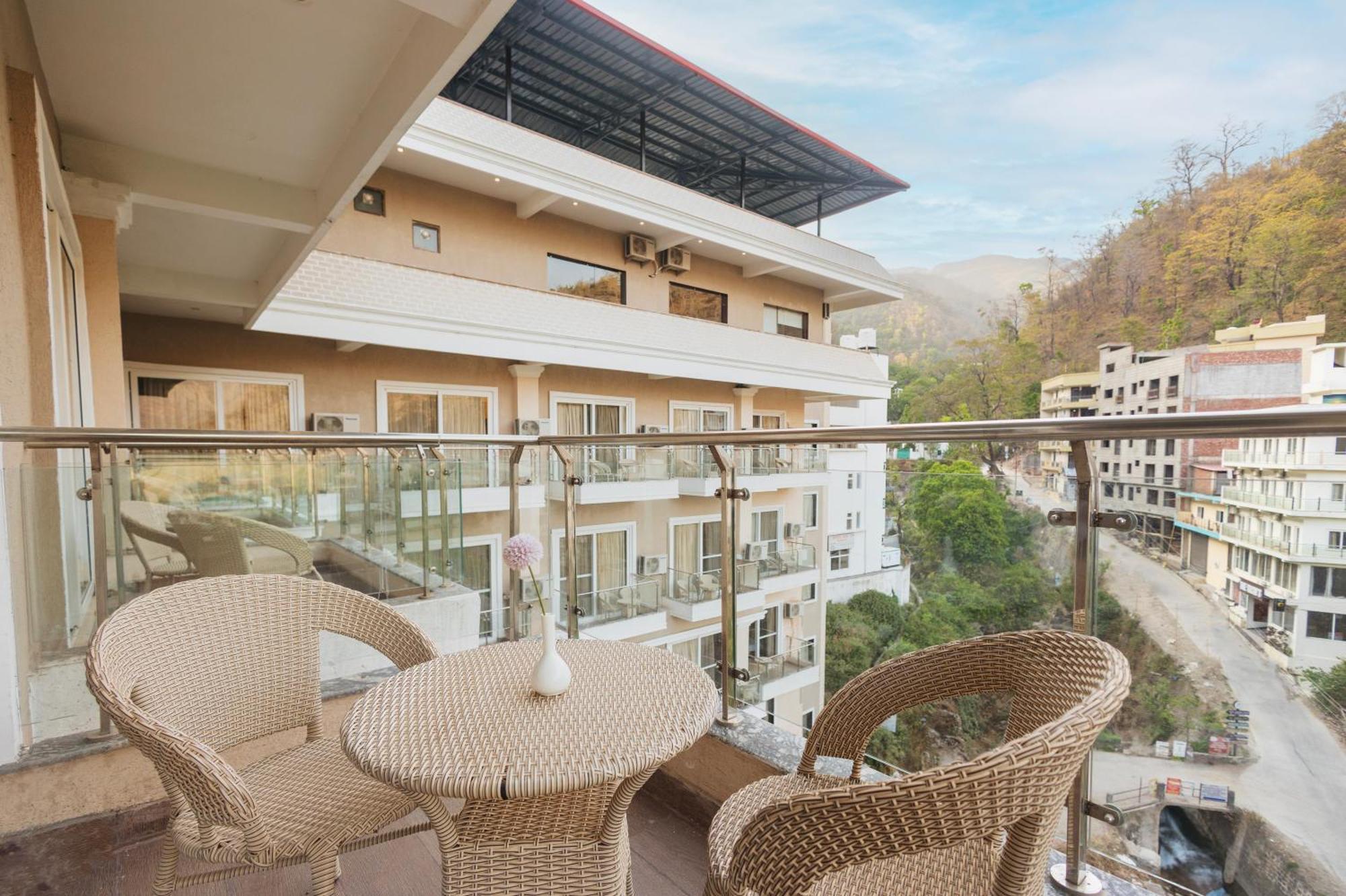 Stone Wood Hotel, Rishīkesh Exterior foto